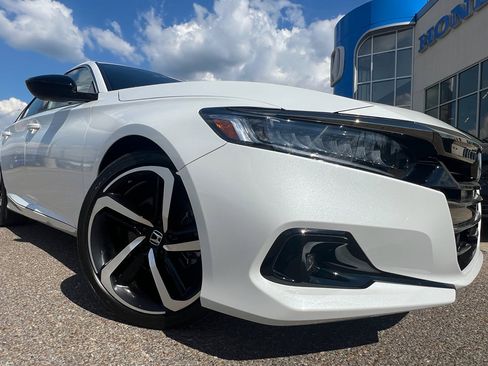 Used 2022 Honda Accord Sport image 1
