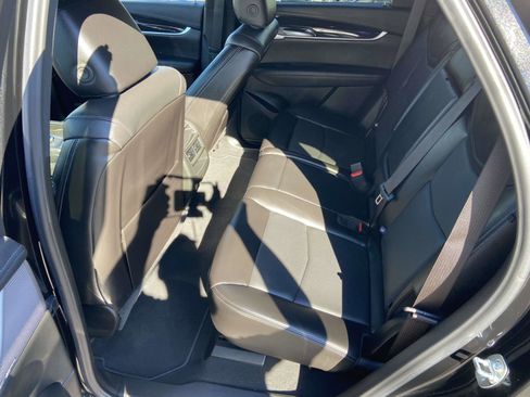 Used 2025 Cadillac XT5 Premium Luxury image 8