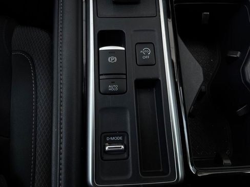 Used 2025 Nissan Pathfinder SV FWD image 24