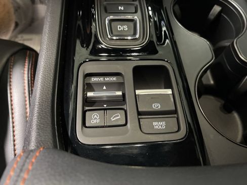 Used 2025 Honda Pilot TrailSport image 34