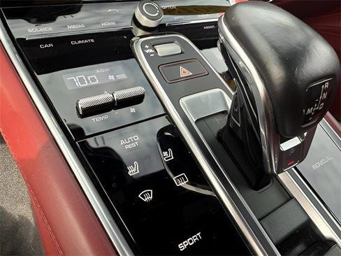 Used 2018 Porsche Panamera 4 image 20