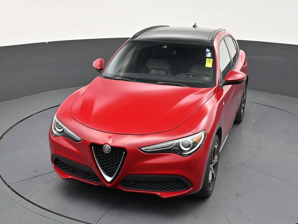 Used 2022 Alfa Romeo Stelvio Ti w/ Active Assist Plus Package AWD/4WD image 18