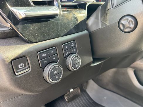 Used 2024 Chevrolet Silverado 1500 LTZ AWD/4WD image 18