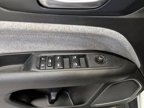 Used 2023 Jeep Compass Latitude AWD/4WD image 13