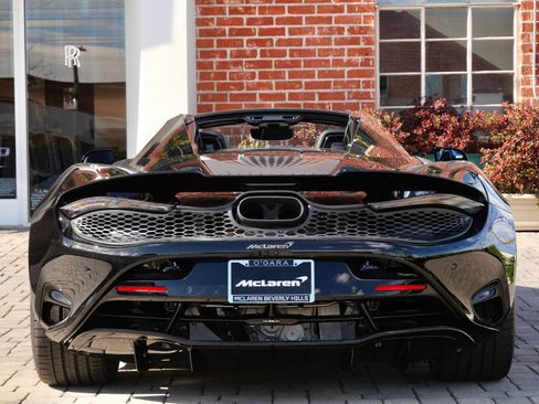 Used 2026 McLaren 750S Spider RWD image 5