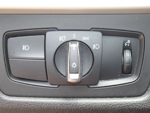 Used 2014 BMW 320i Sedan image 23