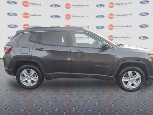 Used 2022 Jeep Compass Latitude w/ Sun and Sound Group image 3