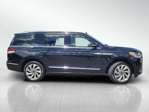 Used 2024 Lincoln Navigator Reserve AWD/4WD image 3