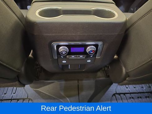 Used 2022 GMC Yukon XL AT4 w/ Technology Package AWD/4WD image 33