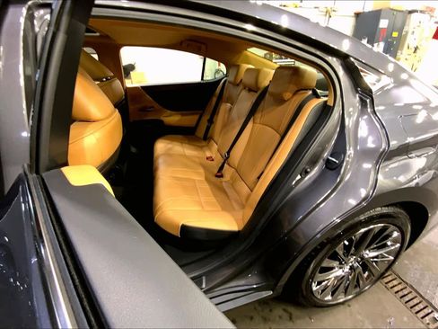 Used 2025 Lexus ES 300h w/ Luxury Package image 20