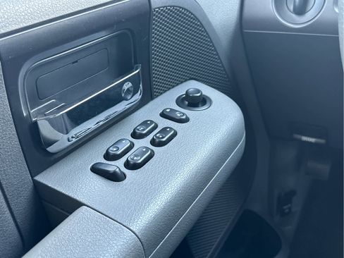 Used 2005 Ford F150 XLT AWD/4WD image 16