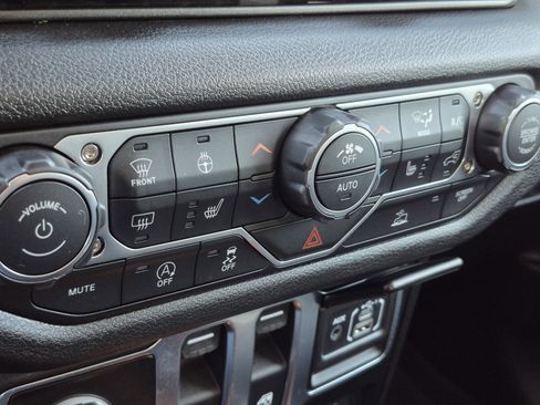 Certified 2026 Jeep Wrangler Willys image 23