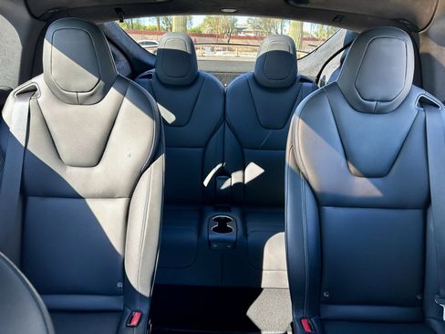 Used 2022 Tesla Model X Plaid image 19