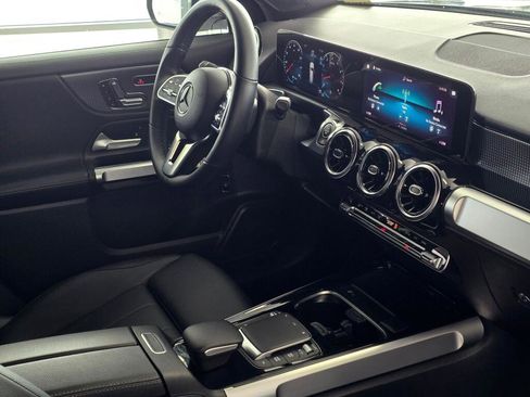 Used 2023 Mercedes-Benz GLB 250 4MATIC image 43