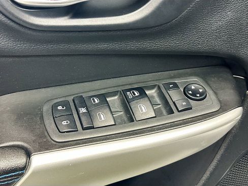 Used 2019 Jeep Cherokee Sport AWD/4WD image 18