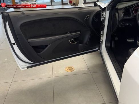Used 2022 Dodge Challenger SRT Hellcat RWD image 25