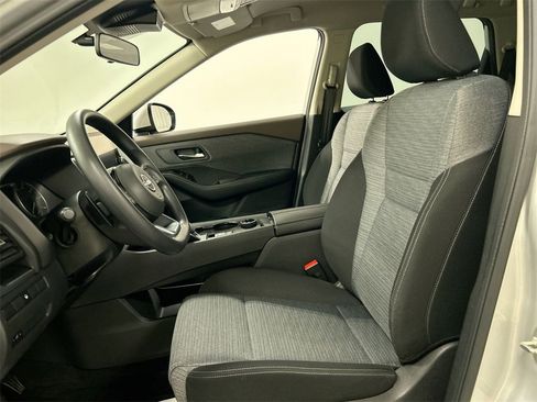 Used 2023 Nissan Rogue SV image 12