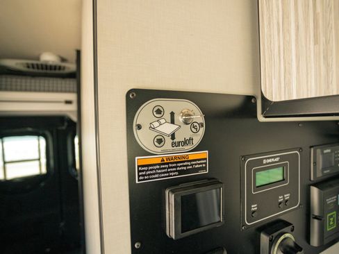 Used 2022 Mercedes-Benz Sprinter 2500 image 35
