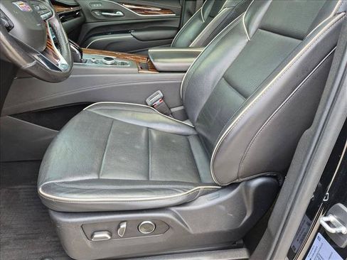 Used 2021 Cadillac Escalade Premium Luxury RWD image 16
