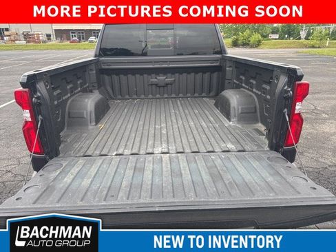 Used 2022 Chevrolet Silverado 1500 LT Trail Boss w/ LT Trail Boss Premium Package AWD/4WD image 9