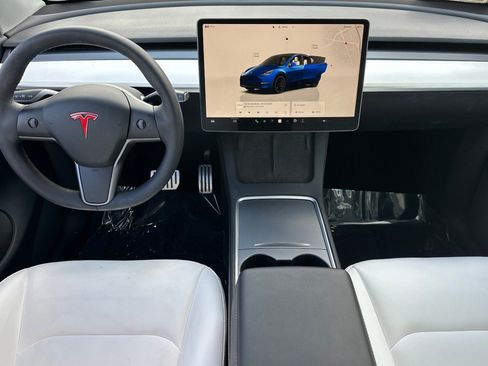 Used 2022 Tesla Model Y Performance image 25