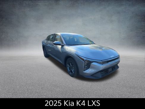 New 2025 Kia K4 LXS image 3