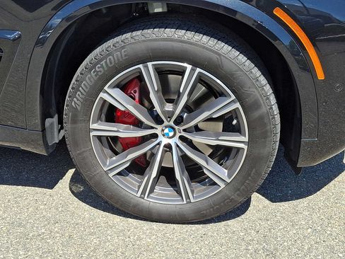 Used 2026 BMW X5 xDrive40i w/ M Sport Package AWD/4WD image 9