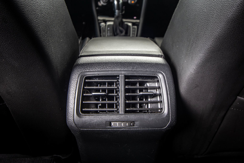 Used 2016 Volkswagen Golf 4-Door AWD/4WD image 30