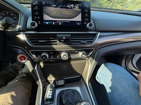 Used 2019 Honda Accord Sport image 3