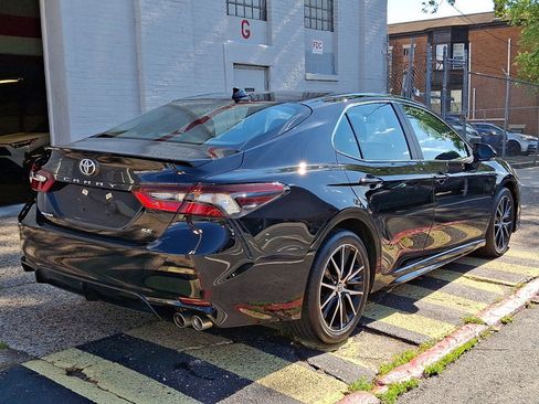 Used 2024 Toyota Camry SE FWD image 6