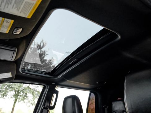 Used 2017 Lincoln Navigator L Select image 20