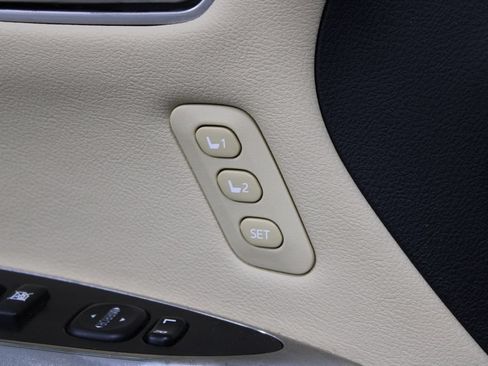 Used 2014 Toyota Avalon Limited FWD image 24