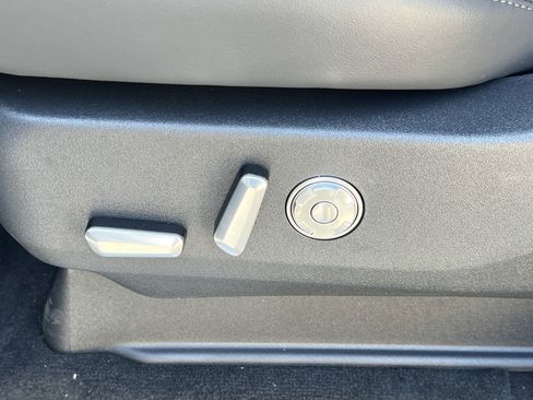 New 2025 Lincoln Navigator L Reserve w/ Jet Appearance Package image 23