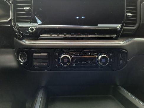 Used 2024 GMC Sierra 2500 SLT w/ SLT Premium Package image 27