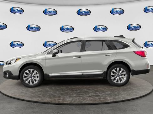 Used 2017 Subaru Outback 3.6R Touring w/ Popular Package #5A AWD/4WD image 3