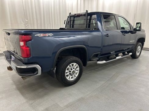 Used 2022 Chevrolet Silverado 2500 LT w/ Convenience Package image 5