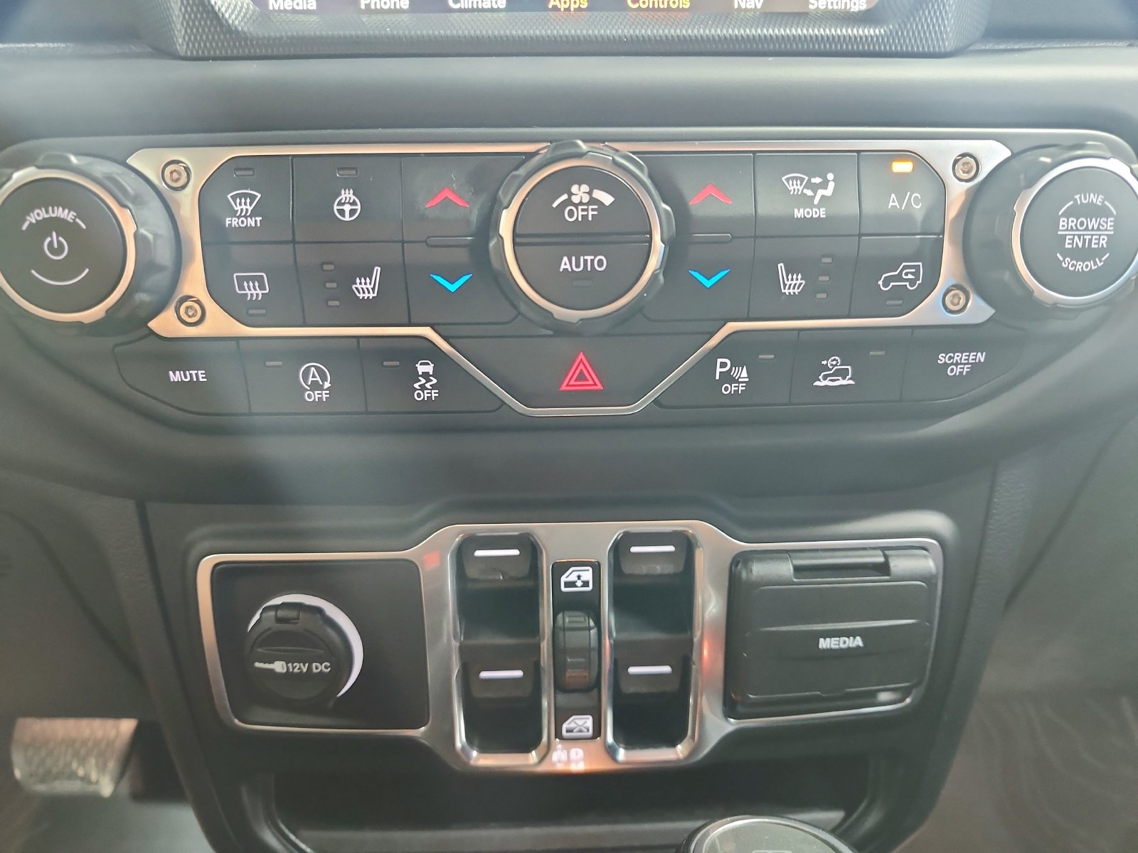 Used 2020 Jeep Gladiator Overland AWD/4WD image 18