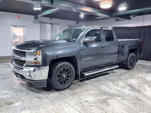 Used 2018 Chevrolet Silverado 1500 LT w/ All Star Edition image 4