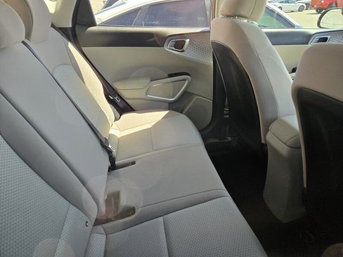 Certified 2024 Kia Soul LX FWD image 6