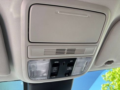 Used 2025 Honda Odyssey EX-L image 19