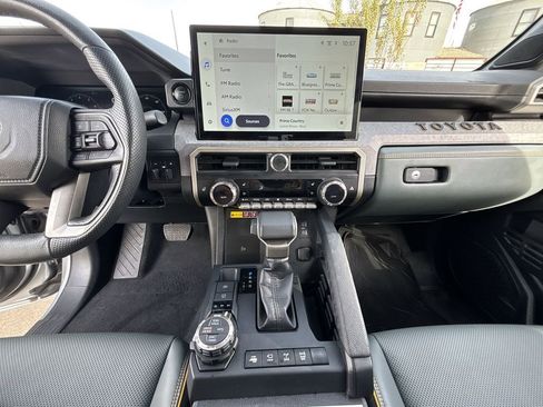 Used 2024 Toyota Tacoma Trailhunter image 20