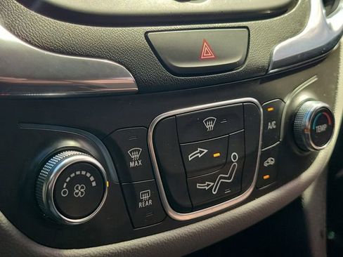 Certified 2019 Chevrolet Equinox LS image 27