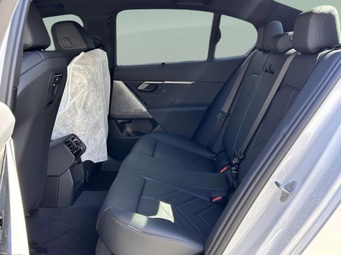 New 2026 BMW 540i xDrive w/ Executive Package image 25