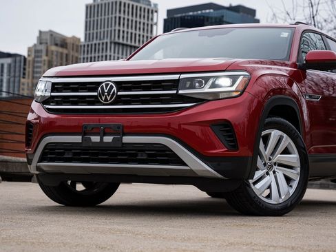 Certified 2020 Volkswagen Atlas Cross Sport SE image 2