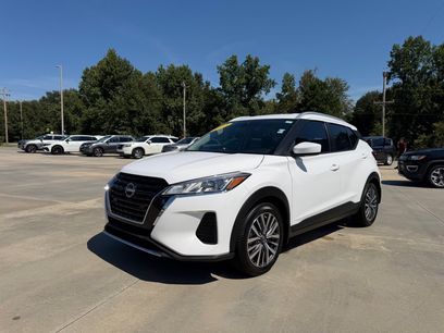 Used 2024 Nissan Kicks SV