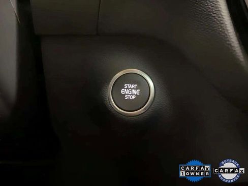 Used 2025 Volvo XC40 B5 Plus image 43