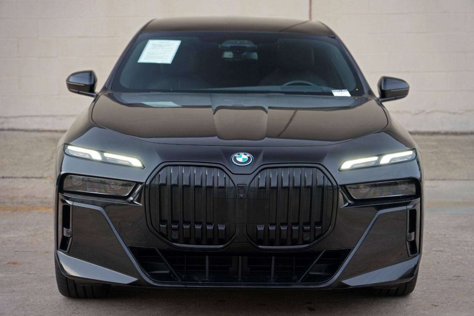 Used 2024 BMW i7 xDrive60 AWD/4WD image 57