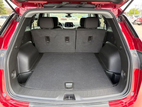 Used 2025 Chevrolet Blazer LT image 32