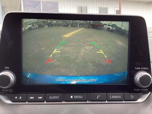 Used 2025 Nissan Sentra SR FWD image 20