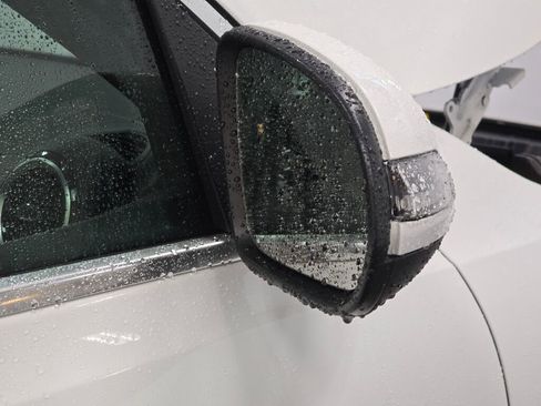 Certified 2025 Mercedes-Benz GLB 250 4MATIC image 28